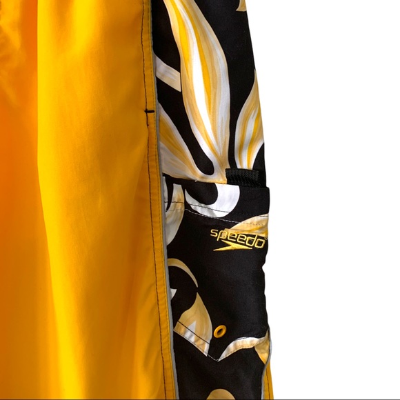 Speedo Swim Shorts Men’s Size Medium Floral Yellow Navy Blue Board Shorts - Picture 5 of 5